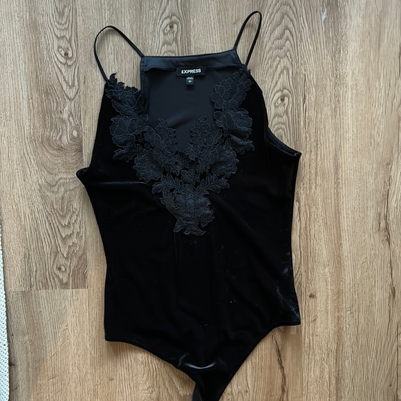 Express Tops - Velvet bodysuit